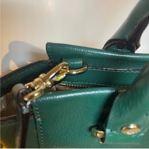 VINTAGE KATE SPADE NEW YORK Wellesley Camryn Cross-Body in Shiny Emerald. 🎁 - Picture 9 of 14